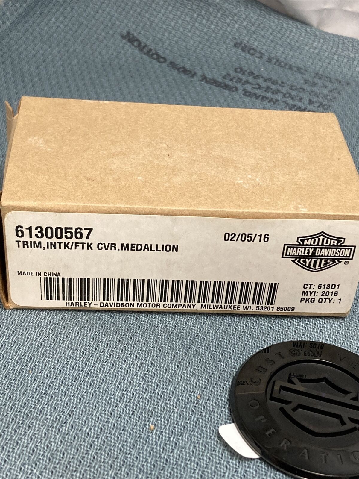 NEW GENUINE HARLEY DAVIDSON 61300567 TRIM, INTK/FTK CVR, MEDALLION