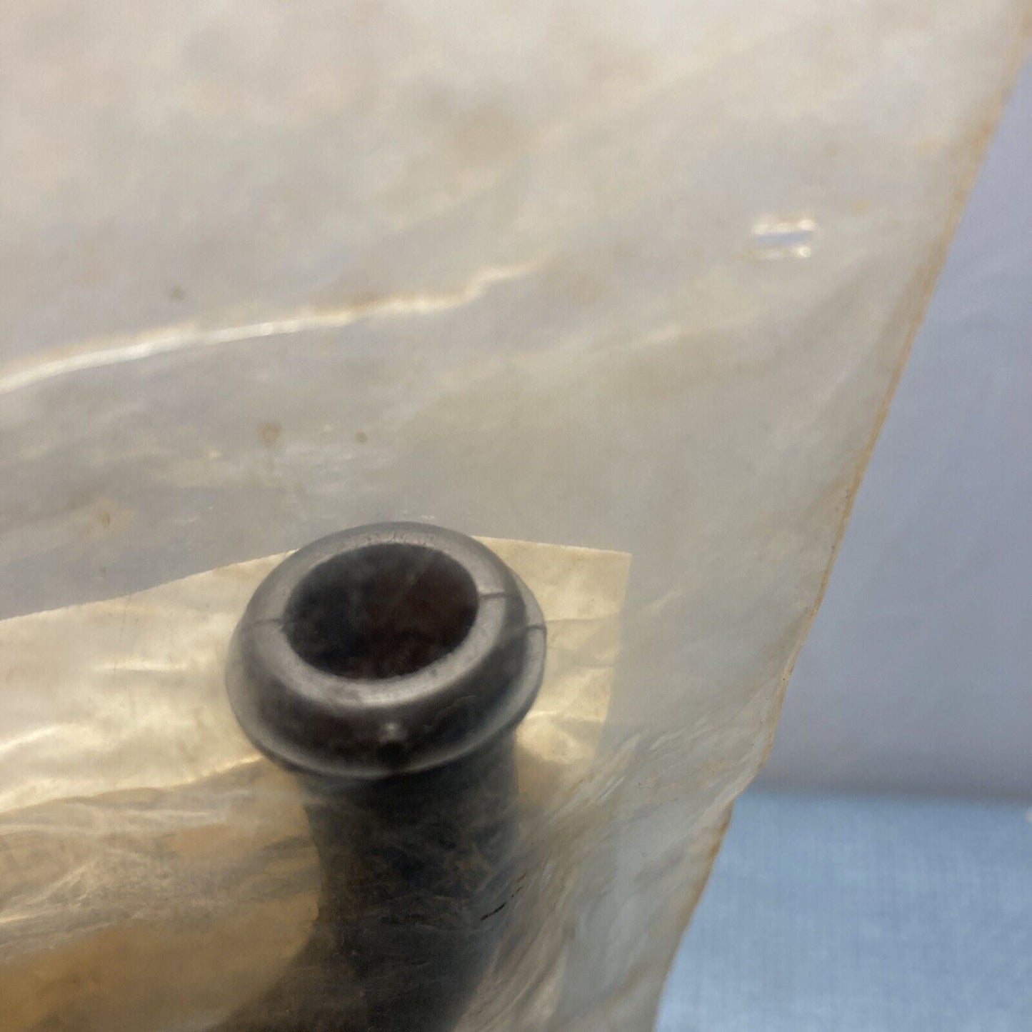 NEW GENUINE WISCONSIN LL201 TUBE BREATHER