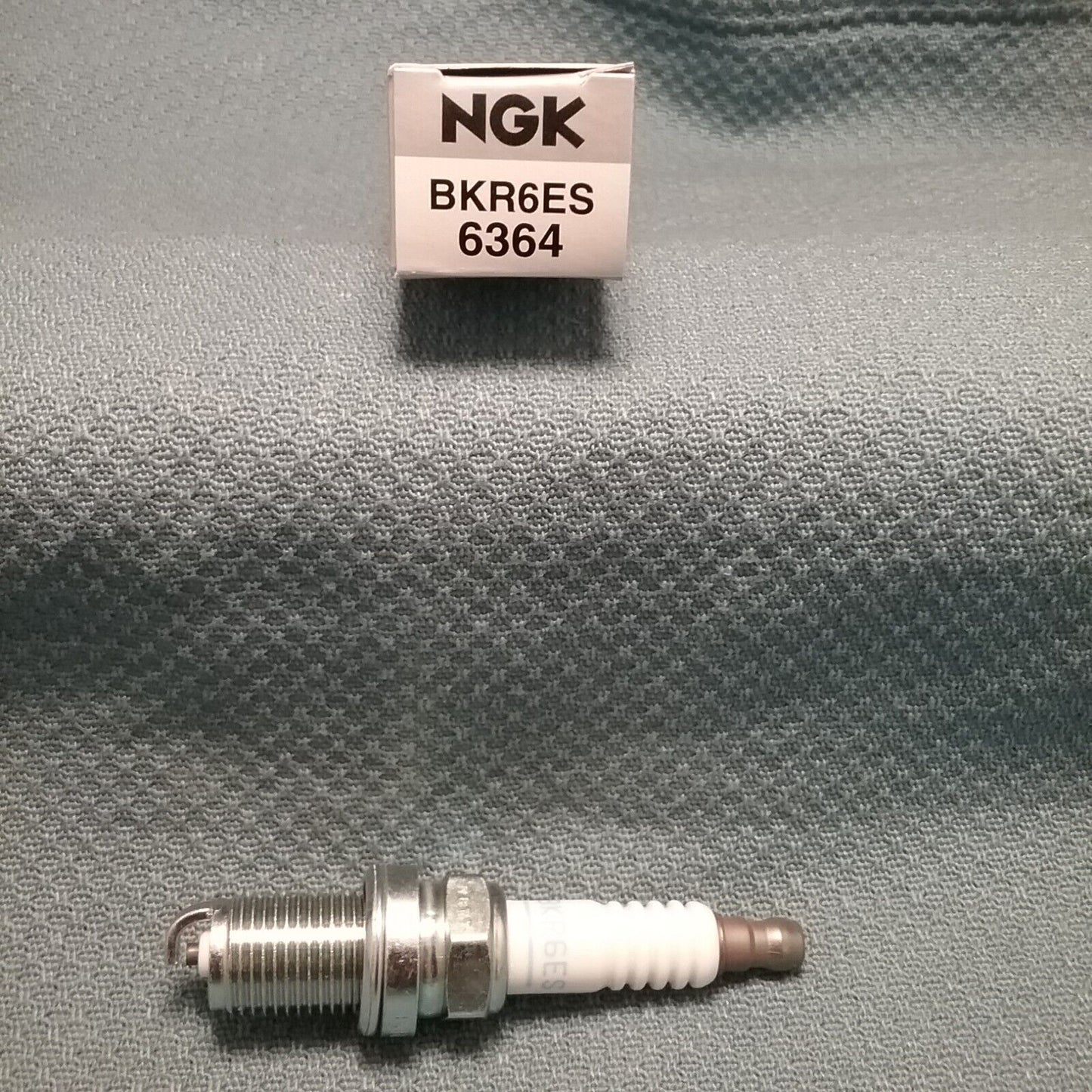 QTY4, NEW NGK BKR6ES Nickel Spark Plug 6364 HONDA 98079-5614E GL1800 01-17