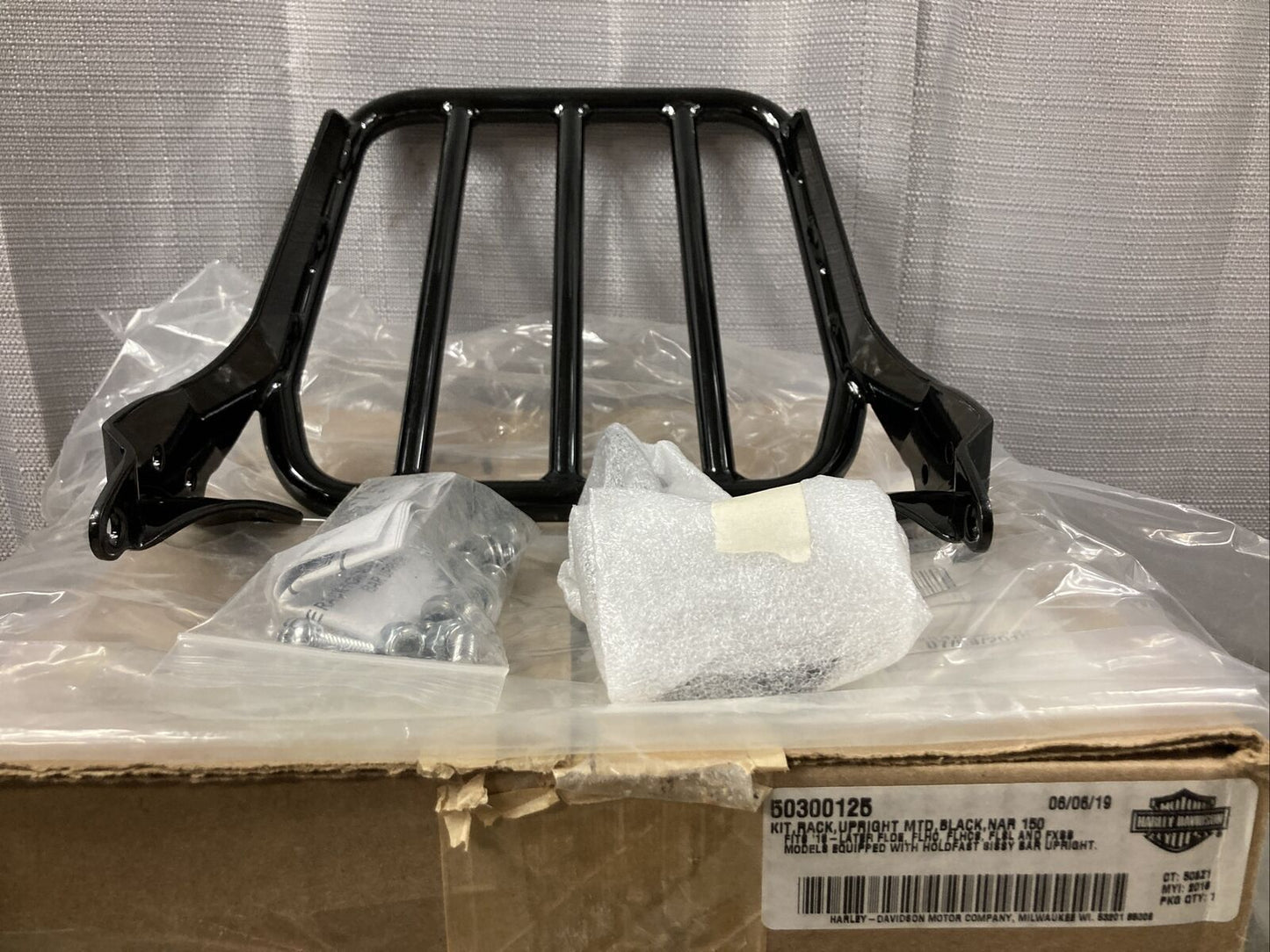 NEW GENUINE HARLEY DAVIDSON 50300125 SPORT LUGGAGE RACK FOR HOLDFAST SISSY BAR