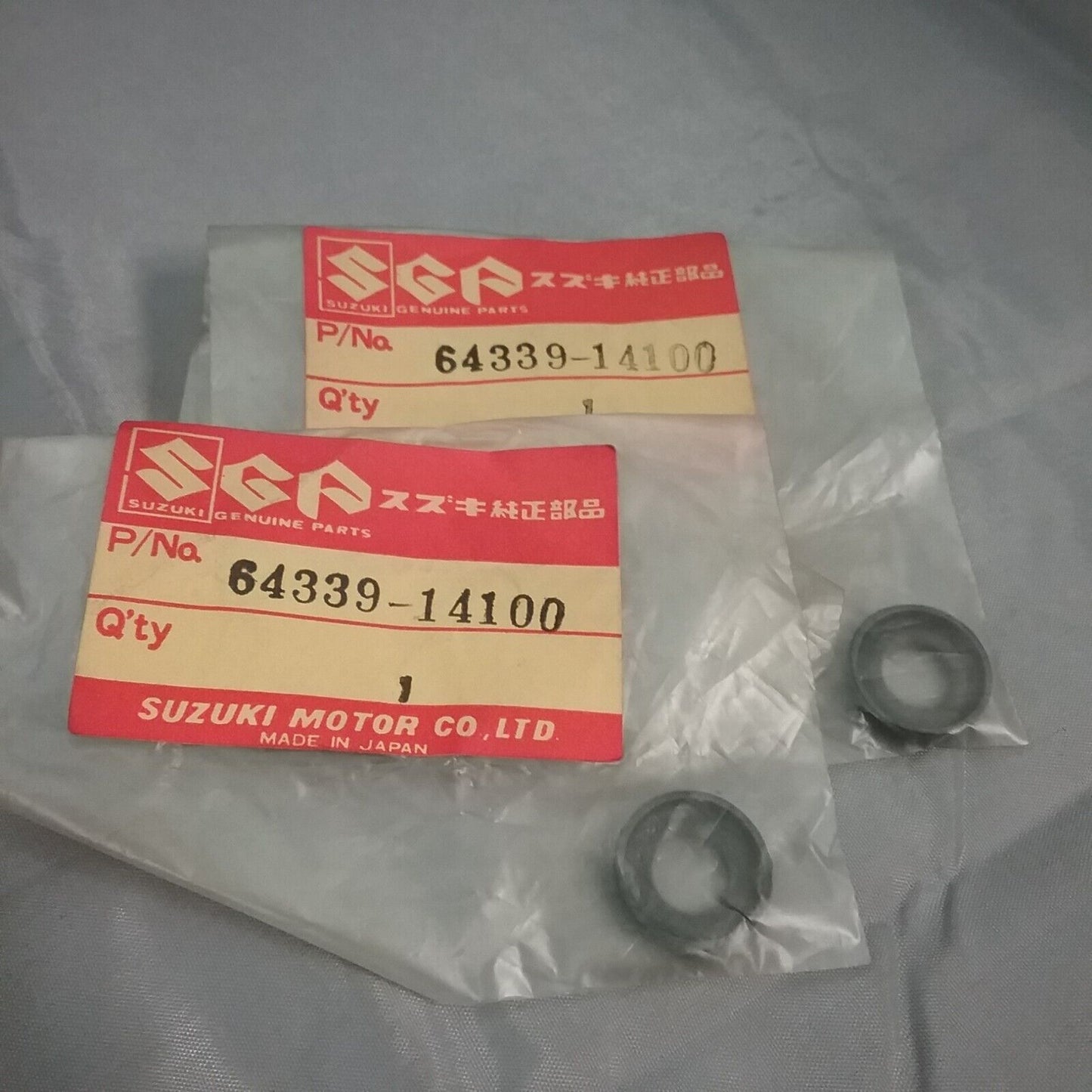 QTY2 NEW GENUINE SUZUKI 64339-14100 DUST SEAL CUSHION LEVER RM125