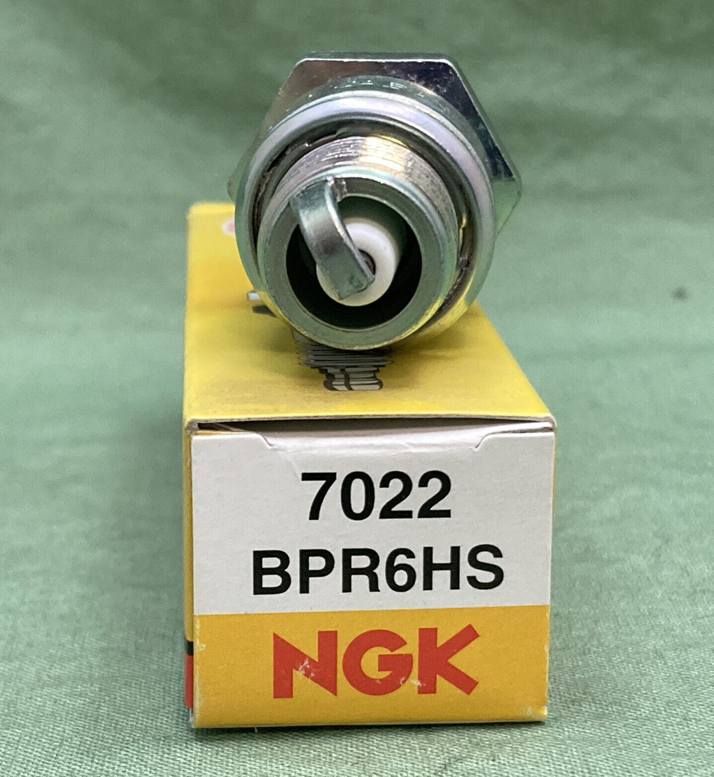 QTY 2 NEW NGK 7022 BPR6HS SPARK PLUG