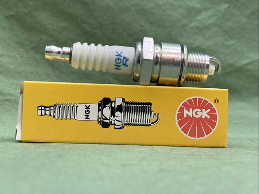 QTY 2 NEW NGK 7823 BPR4HS SPARK PLUG