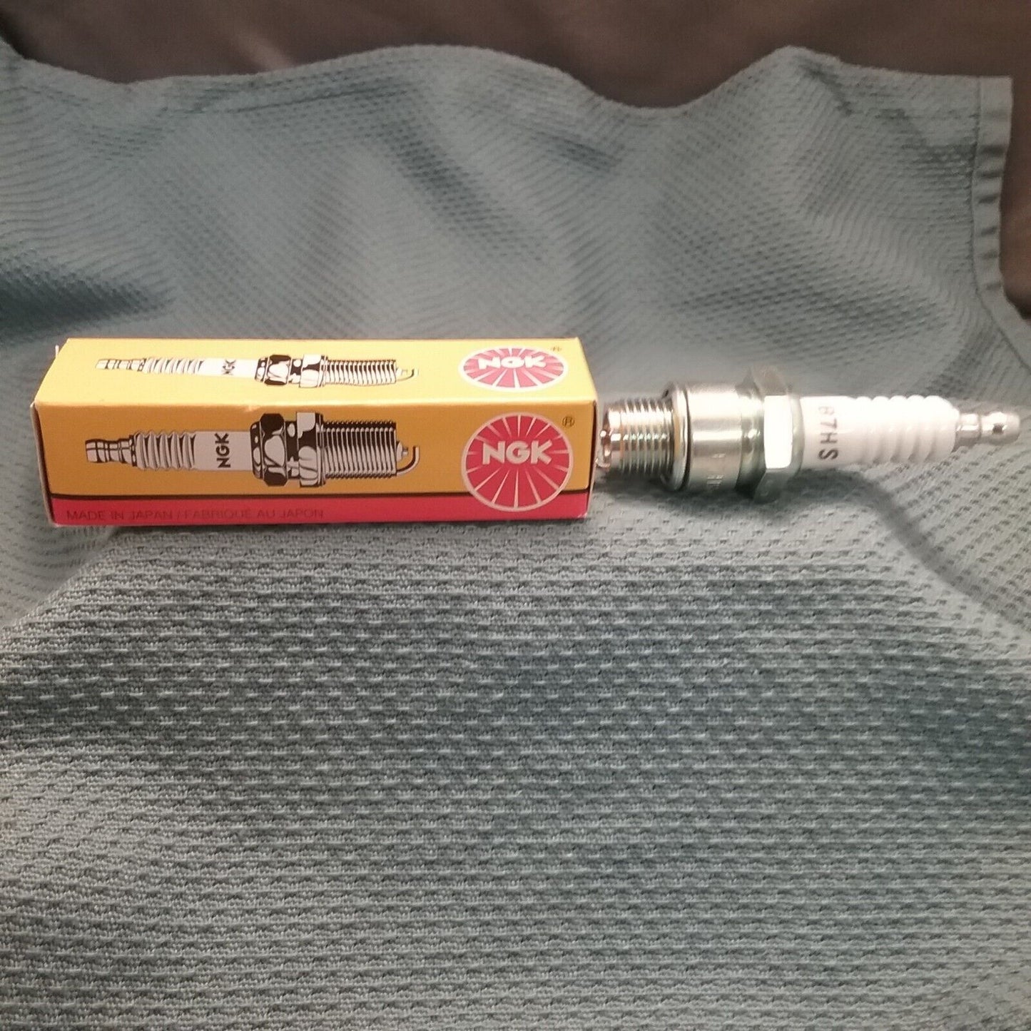 QTY 2, NEW NGK B7HS SPARK PLUG  #5110